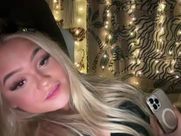 latina cam girl ari_02 image #3484407