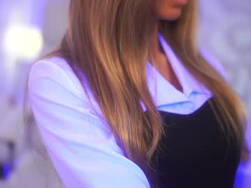 latina cam girl eva_fashionista image #3353431