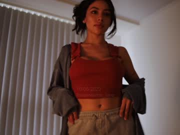 latina cam girl itsssssssme_lana image #2885240