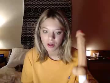 latina cam girl lily_marieee image #2487020