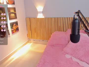latina cam girl little_effy18 image #3630647