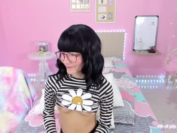 latina cam girl little_effy18 image #1406825