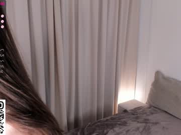 latina cam girl peek_in_my_window image #4168094