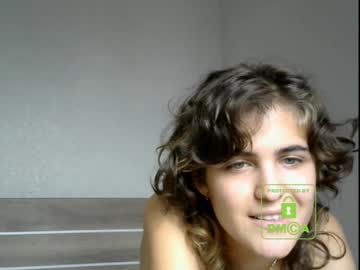 tinakostulas latina cam