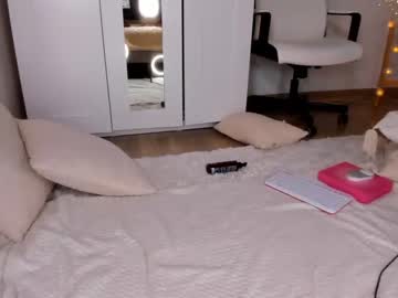 latina cam girl roxy_blue_eyed_ image #4481963
