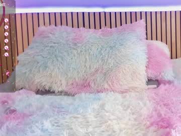 latina cam girl little_effy18 image #4379707