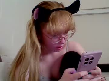latina cam girl blonde_katie image #4076909