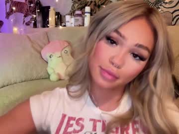 latina cam girl ari_02 image #4541664