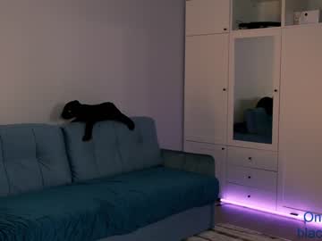 latina cam girl _blackbee_ image #1200654