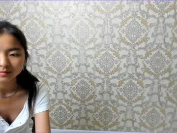 latina cam girl shy__kira image #3347160