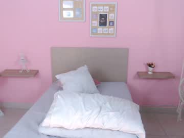latina cam girl little_effy18 image #99324