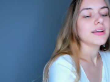 latina cam girl lindamildreda image #3366197