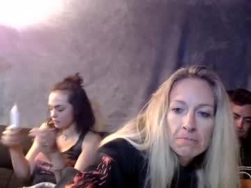 latina cam couple jess_glamis96 image #1452410