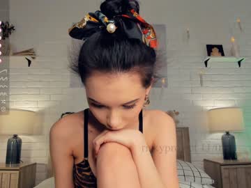 latina cam girl riskyproject image #4061614