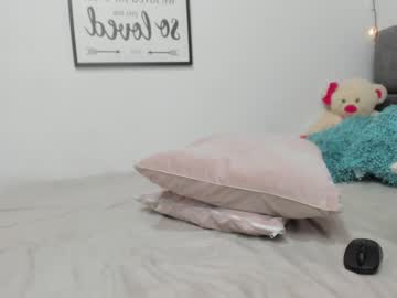 latina cam girl abigail_w image #930411