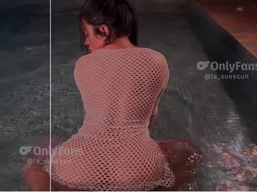 latina cam girl _lasuescun image #3358954