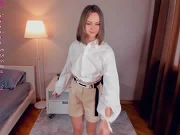 latina cam girl maebulkley image #4509513