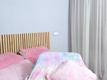 latina cam girl little_effy18 image #3319682