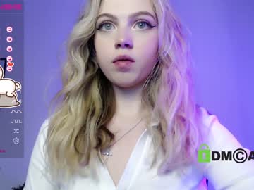 latina cam girl small_blondee image #2397888