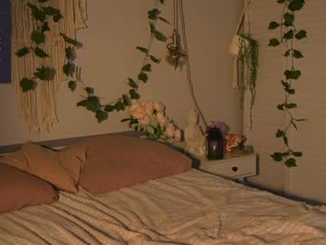 latina cam girl mother__of__dragons image #4186455