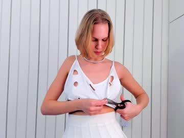 latina cam girl noreenelletson image #4095875