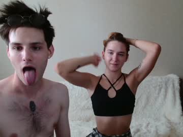 latina cam couple lui_and_jasmin image #1427224