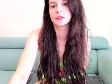 latina cam girl elaanna image #3637502