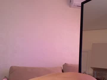 latina cam girl angella_kleee image #4230076