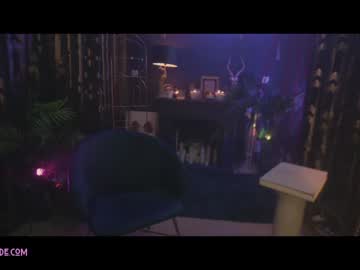 latina cam girl lucieoude_ image #1593986