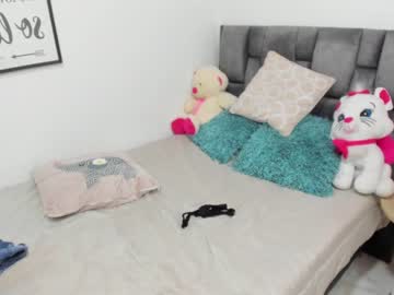 latina cam girl abigail_w image #547713