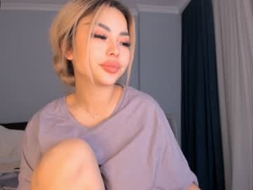 latina cam girl bae_suz image #477192