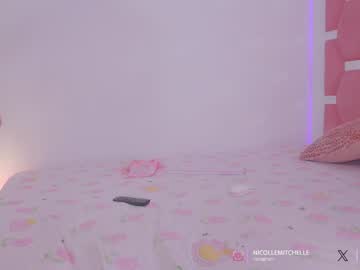 latina cam girl nicolle_mitchelle image #4448879