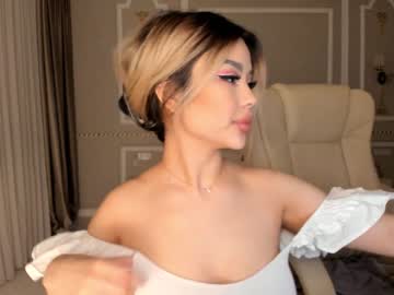 latina cam girl bae_suz image #739607