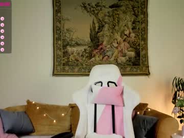 latina cam girl krisskiss18 image #1802074