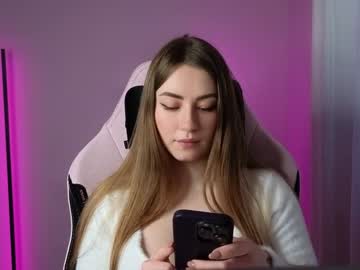 latina cam girl strawberryjamx image #2784379