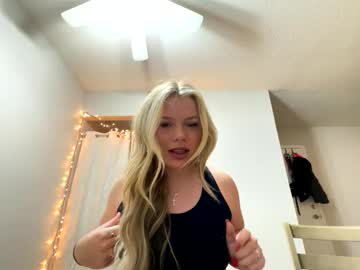 latina cam girl maeveraes image #4693311