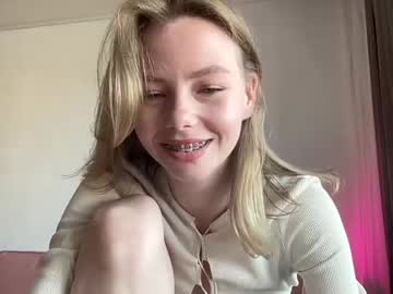 latina cam girl elli_harmon image #3046162