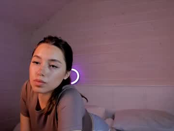 latina cam girl darling_kira image #1727618