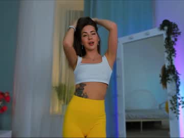 latina cam girl emmi_rosee image #2456008