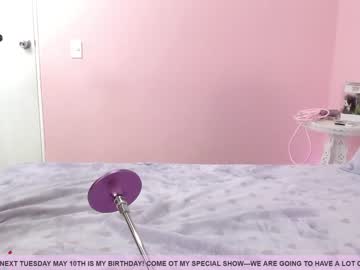 latina cam girl little_effy18 image #1152781