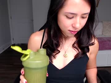 latina cam girl jadelove_ image #4180498