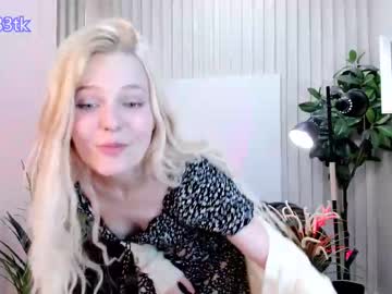 latina cam girl alien_kitty_ellie image #1582787