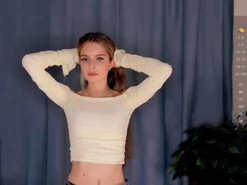 latina cam girl darelleeverist image #4179803