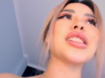 latina cam girl bae_suz image #405958