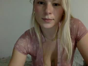 latina cam girl sukimeelong image #4119460