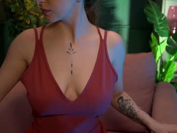 latina cam girl yours_lola image #854438