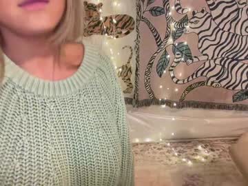 latina cam girl ari_02 image #3469274