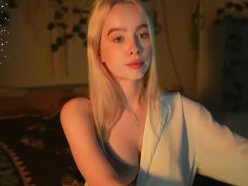 latina cam girl mother__of__dragons image #3802156