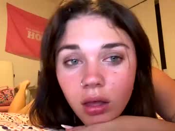 latina cam girl queencassidyy image #3493814