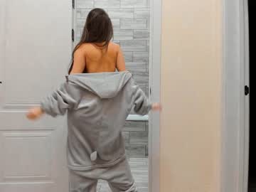 latina cam girl emilybatee image #2604567